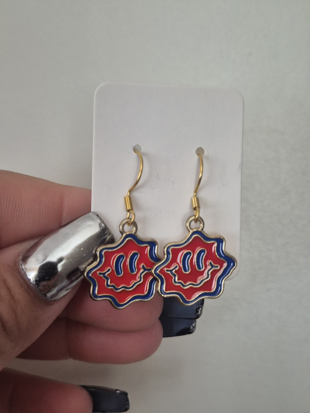 Gold-Tone Red & Blue Illusive Design Smiley Dangle Drop Women Chic Earrings